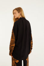 Load image into Gallery viewer, Farm Rio Black Tiger Long Sleeve Shirt - FINAL SALE