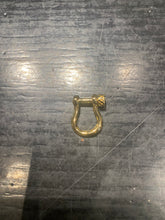 Load image into Gallery viewer, Goldfine Small Horseshoe Clasp
