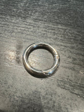Load image into Gallery viewer, Goldfine Circle Clasps