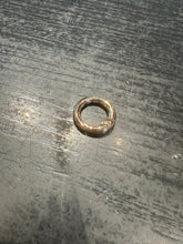 Load image into Gallery viewer, Goldfine Circle Clasps