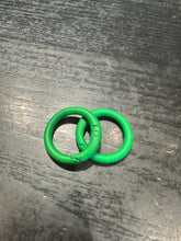 Load image into Gallery viewer, Goldfine Circle Clasps