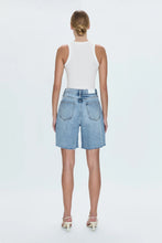 Load image into Gallery viewer, Pistola Kaylee High Rise Pinched Loose Straight Short in Boulder