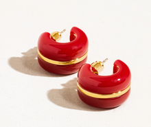 Load image into Gallery viewer, Flanerie Arlo 18K Gold Small C Hoop Earring