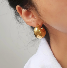 Load image into Gallery viewer, Flanerie Camilley 18K Gold Non-Tarnish Puffy Dome Earrings