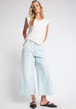 Load image into Gallery viewer, One Teaspoon Hayden Mid Waist Leg Cropped Denim Jeans