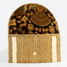 Load image into Gallery viewer, The Winding Road Straw Clutch - Natural with Ivory Trim