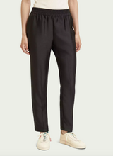Load image into Gallery viewer, Scotch &amp; Soda The Maia Mid-Rise Tapered-Fit Jogger in Black