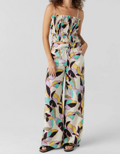 Load image into Gallery viewer, Sol Angeles Kate Linen Pant in Cassie Floral