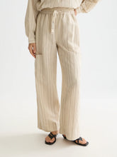 Load image into Gallery viewer, Scotch and Soda Noa Linen High-Rise Wide-Leg Relaxed Pull-On Pant in Fog
