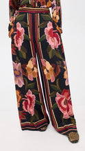 Load image into Gallery viewer, Farm Rio Black Chenille Flowers Pant