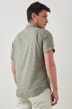 Load image into Gallery viewer, Rails Carson Shirt in Hama Wave Olive