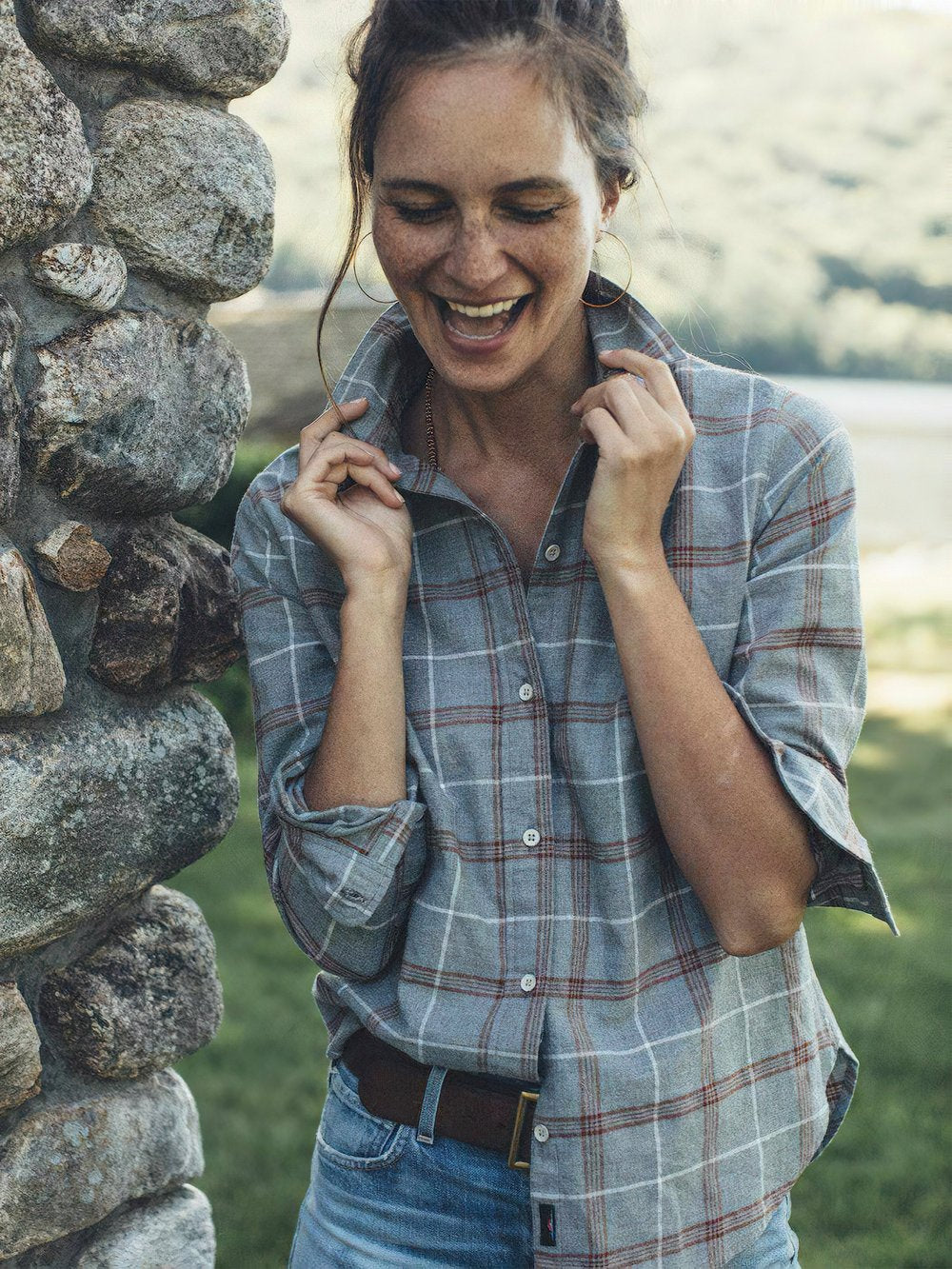 Faherty Womens The Classic Flannel Shirt in Juliet Plaid - FINAL SALE –  Serge+ Jane