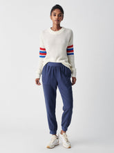 Load image into Gallery viewer, Faherty Arlie Day Pant in Navy